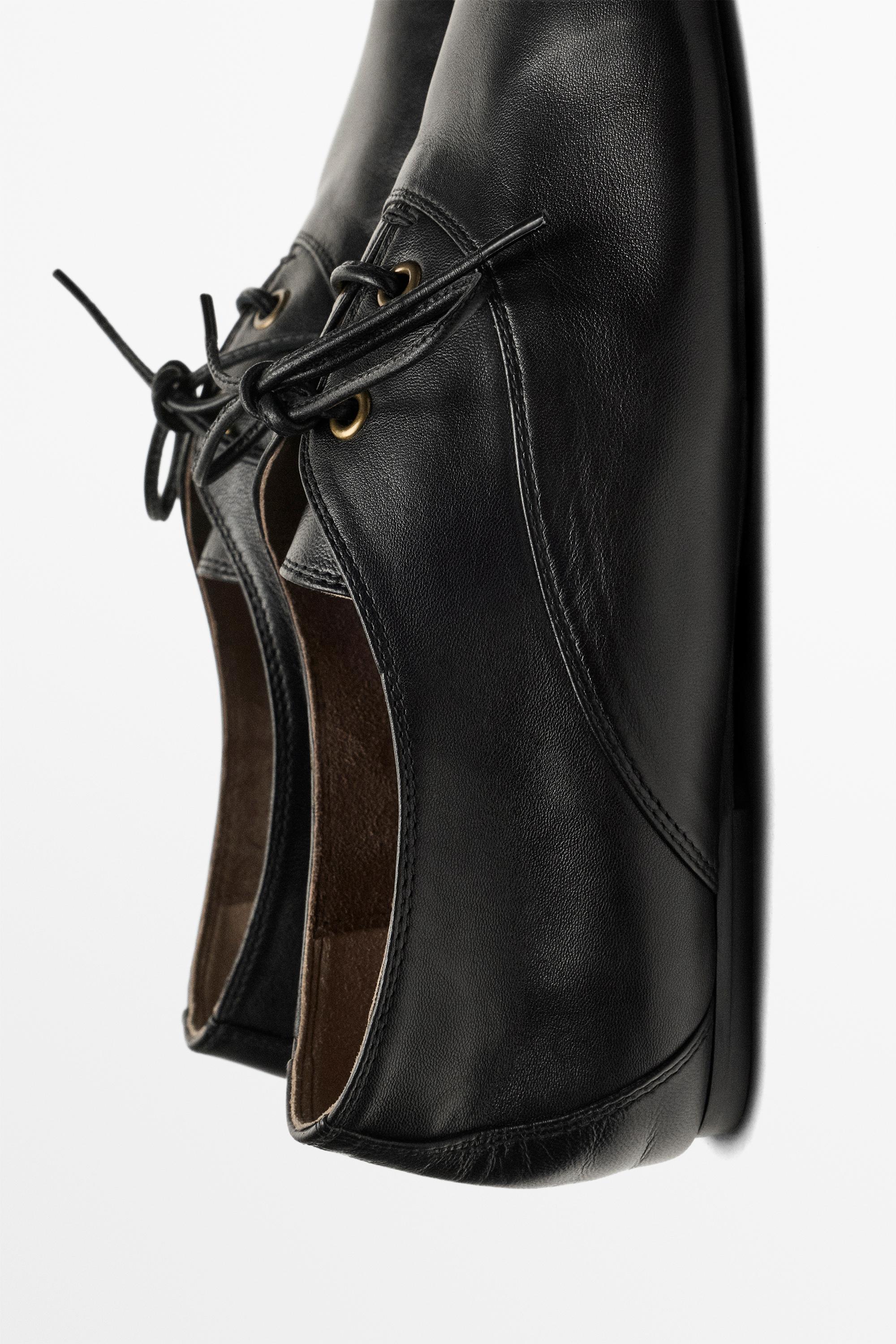 Chaussure à lacets en cuir souple